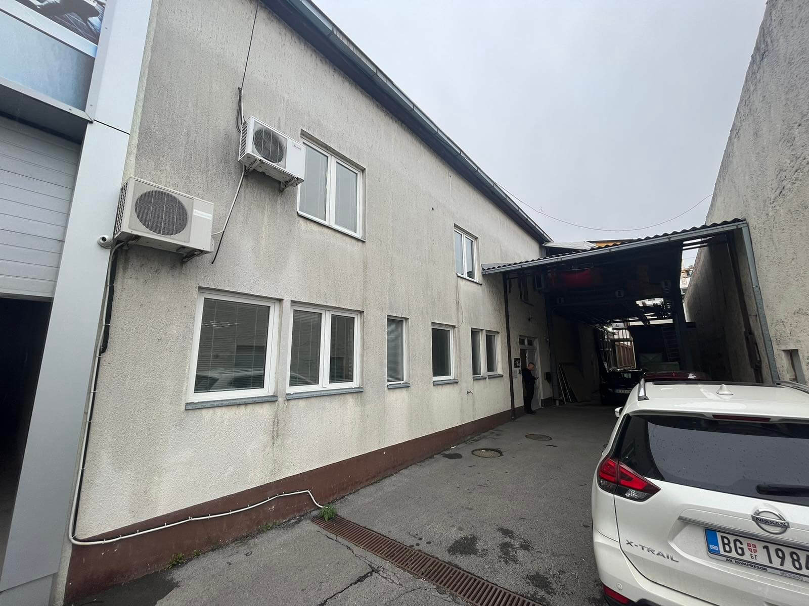 Magacinsko-kancelarijski prostor Cara Dušana